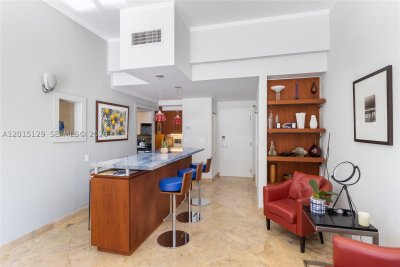Aluguel de apartamento no The Collins Condo L-103