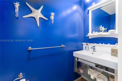 Aluguel de apartamento no The Collins Condo L-103