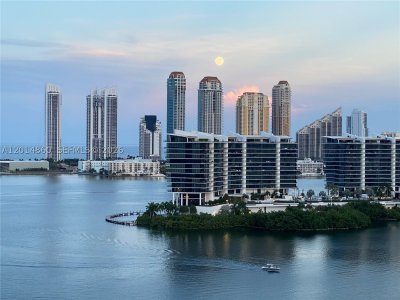 Comprar apartamento en Aventura Marina II 1817
