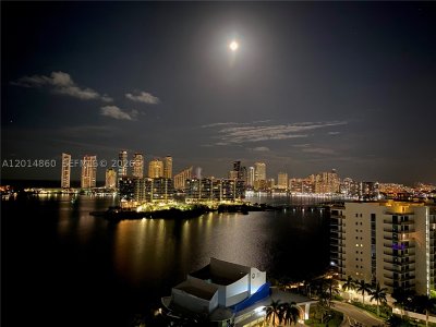 Comprar apartamento en Aventura Marina II 1817
