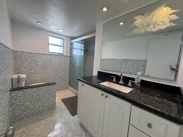 Condo for sale at Valencia at Quadomain 1705