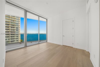 Comprar apartamento no Una Residences at Brickell 804