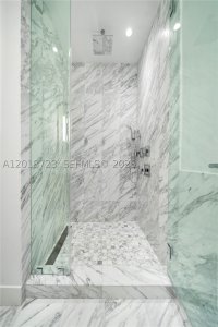 Comprar apartamento no Una Residences at Brickell 804