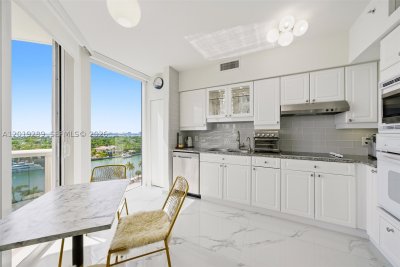 Comprar apartamento en Blue Diamond Condo 1206