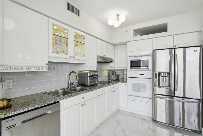 Comprar apartamento en Blue Diamond Condo 1206