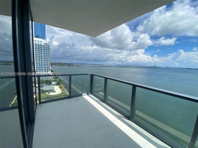 Alquiler de apartamento en Elysee Miami 1202