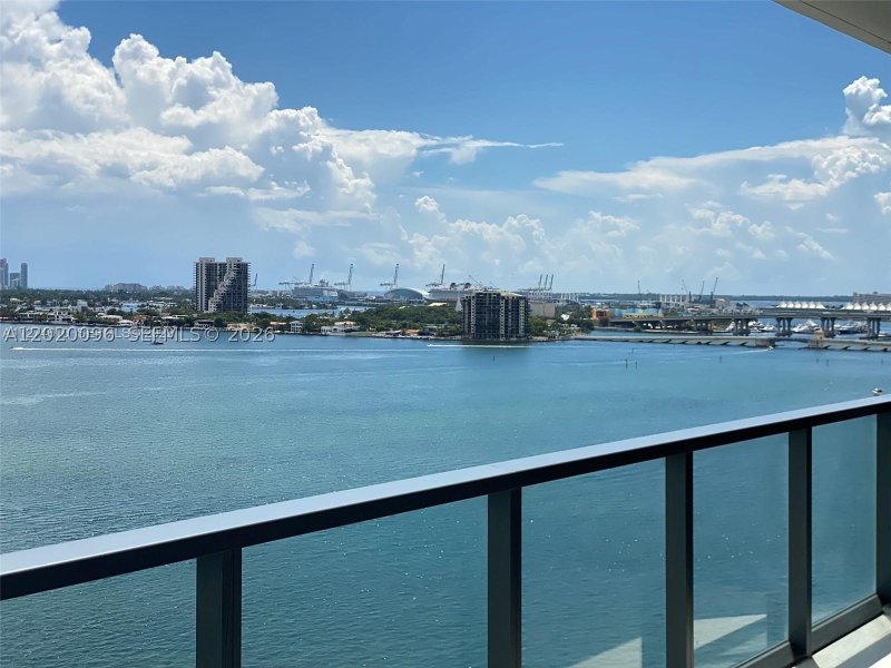 Alquiler de apartamento en Elysee Miami 1202