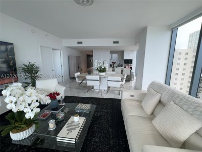 Aluguel de apartamento no Elysee Miami 1202