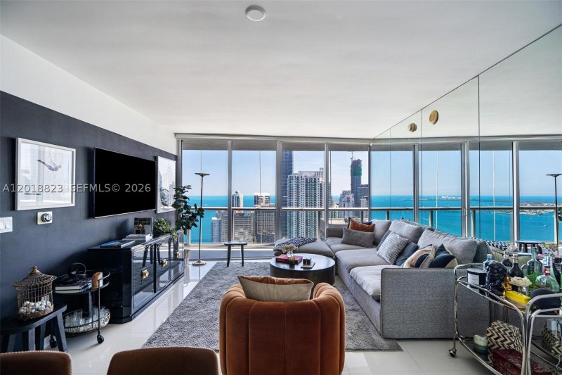 Comprar apartamento no Icon Brickell Tower II 4911