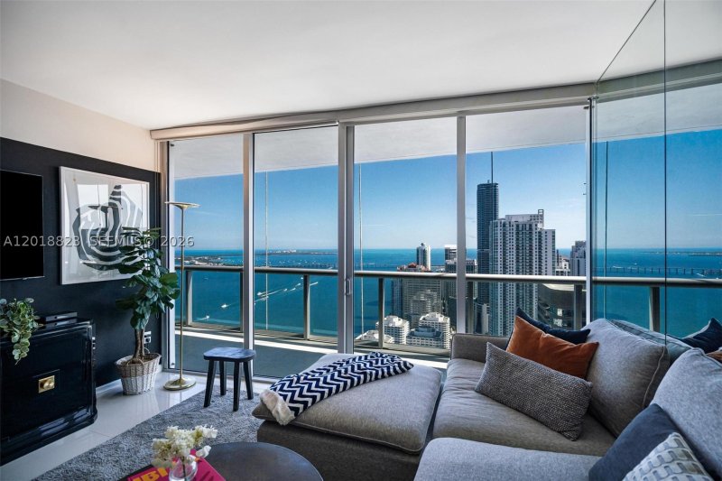 Comprar apartamento no Icon Brickell Tower II 4911