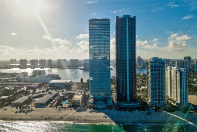 Turnberry Ocean Club Apt #1503