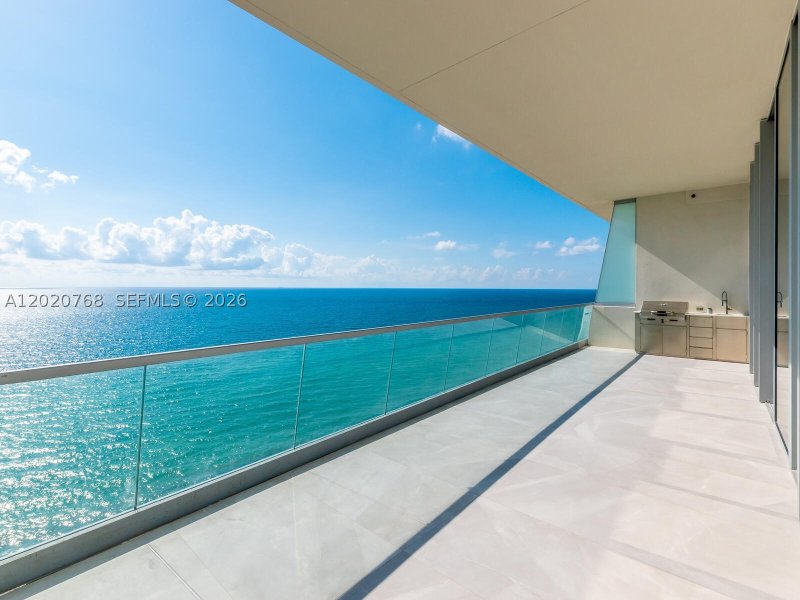 Condo for sale at Turnberry Ocean Club 1503