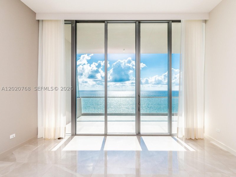 Condo for sale at Turnberry Ocean Club 1503