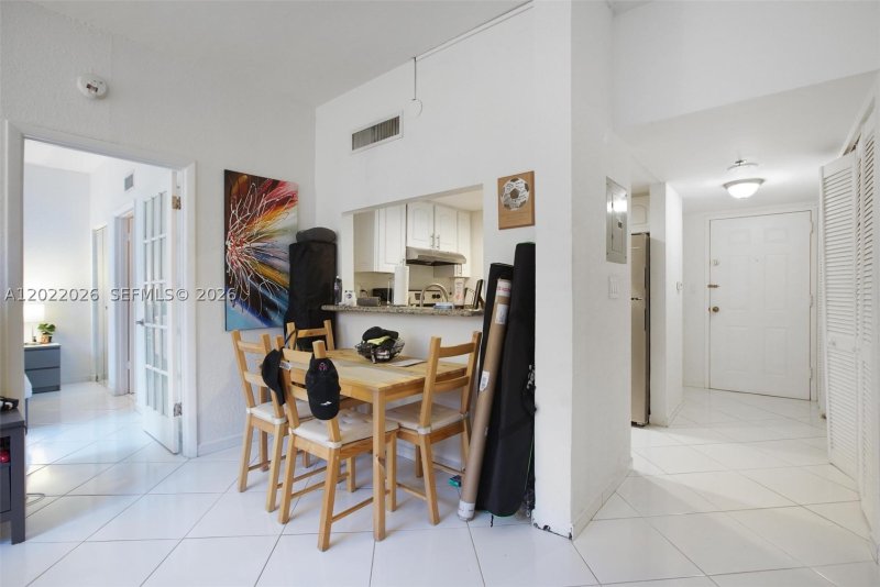 Condo for sale at Brickell Key Two 308