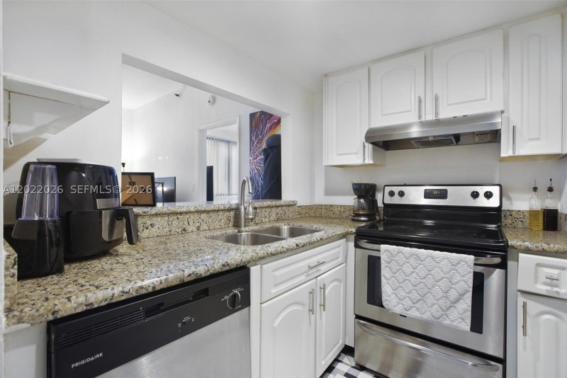 Condo for sale at Brickell Key Two 308