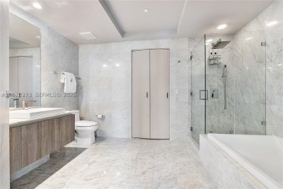 Comprar apartamento en SLS Lux Brickell 1004