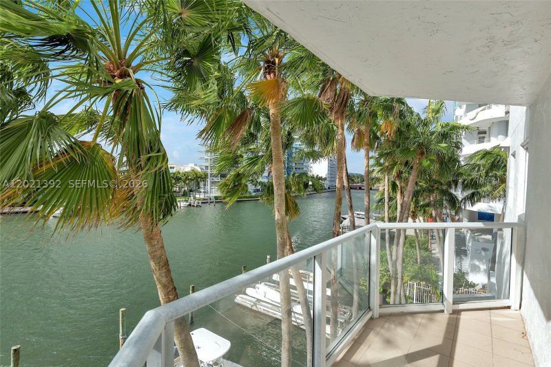 Condo for sale at Grandview 408