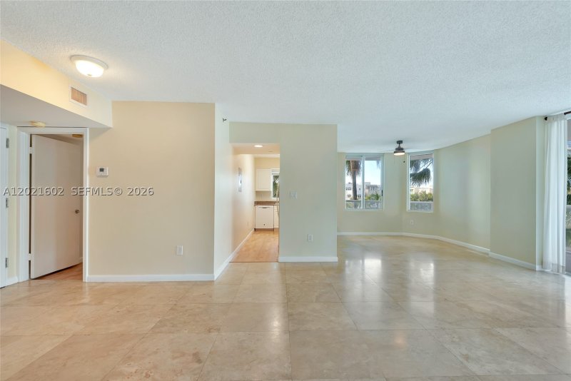 Apartment for rent at Grandview 408