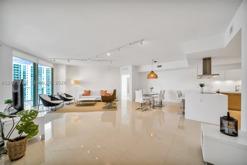 Condo for sale at Marina Palms Yacht Club 907
