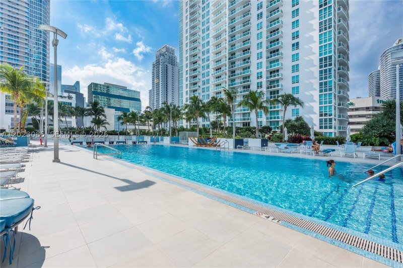Apartment for rent at The Plaza Tower II 1503