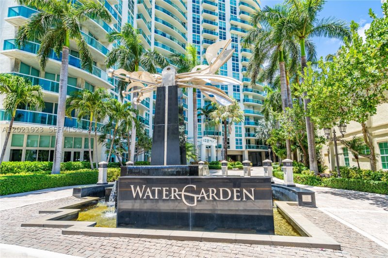Condo for sale at Watergarden 2206