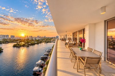 Riva Fort Lauderdale Apt #1002