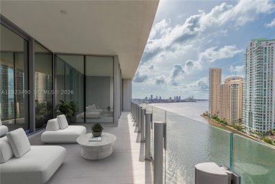 Comprar apartamento no Aston Martin Residences 1704