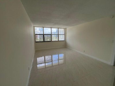 Aluguel de apartamento no Imperial Towers 633