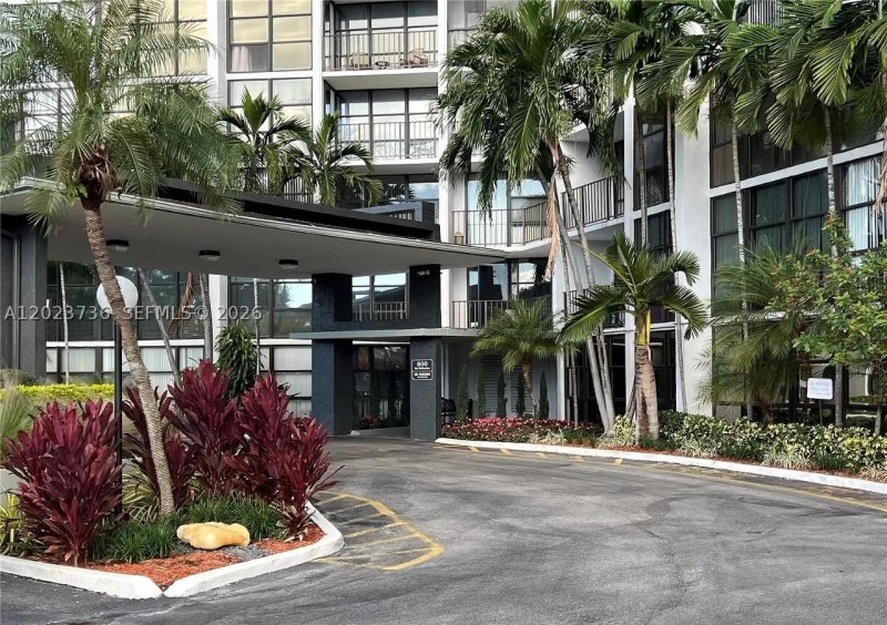 Condo for sale at Oceanview Park 430