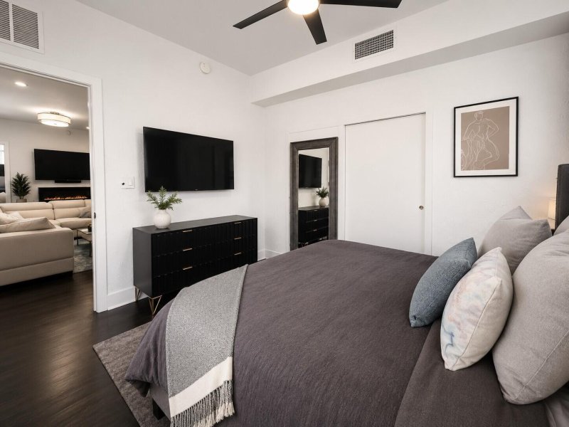 Condo for sale at The Manhattan Condo Lofts 102