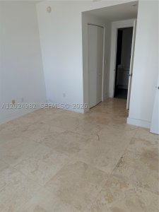 Comprar apartamento en Mint at Riverfront 3909