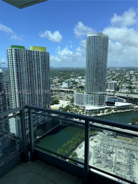 Comprar apartamento en Mint at Riverfront 3909