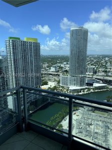 Comprar apartamento en Mint at Riverfront 3909