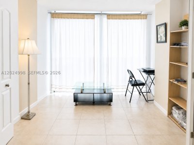 Aluguel de apartamento no Plaza of the Americas 417