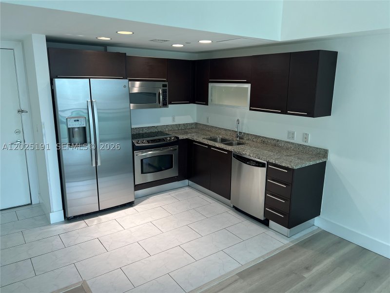 Apartment for rent at The Plaza Tower II 1209