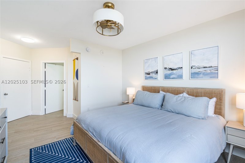 Condo for sale at Waverly 2107