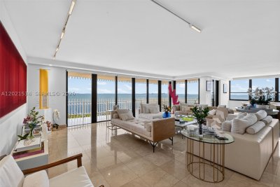 Comprar apartamento no Grove Isles Tower II B801-802