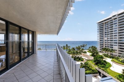Comprar apartamento no Grove Isles Tower II B801-802
