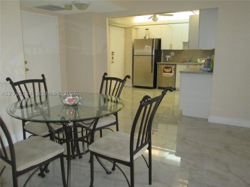 Alquiler de apartamento en Winston Towers 411