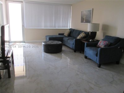 Alquiler de apartamento en Winston Towers 411