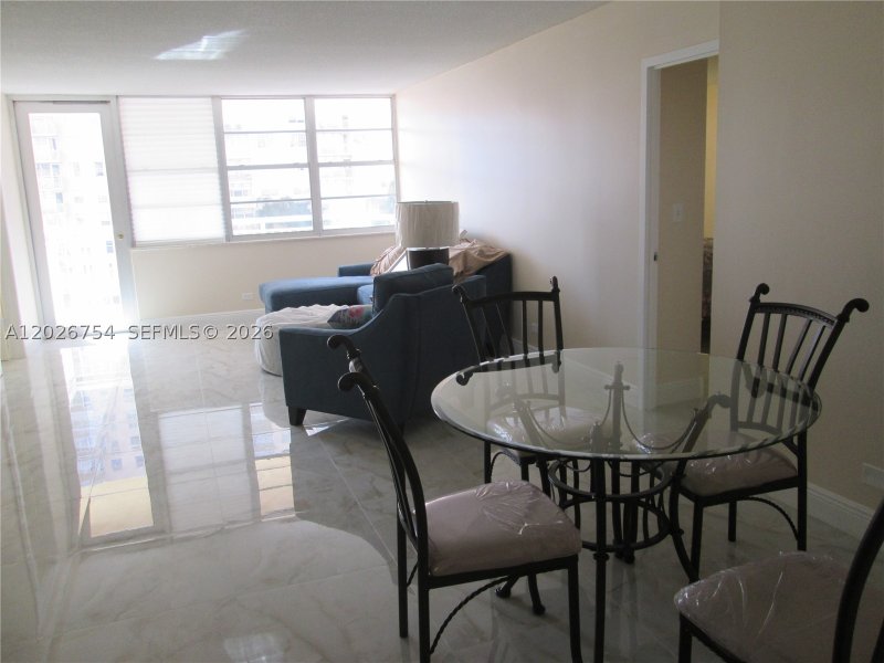 Alquiler de apartamento en Winston Towers 411