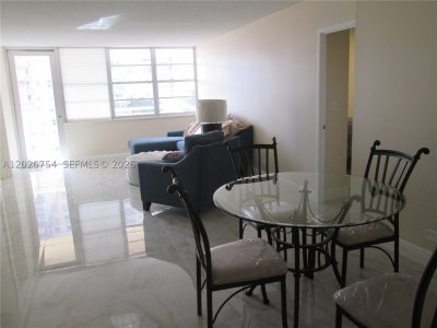 Alquiler de apartamento en Winston Towers 411