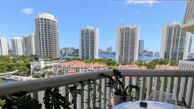 Aluguel de apartamento no 2000 Williams Island 1404
