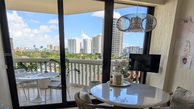 Aluguel de apartamento no 2000 Williams Island 1404
