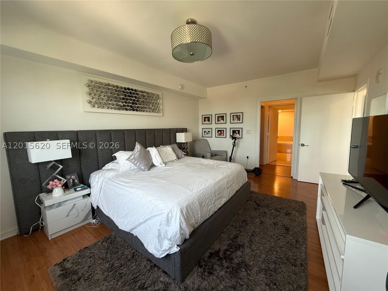 Condo for sale at Turnberry Village South 804