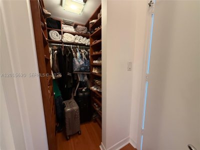 Comprar apartamento no Turnberry Village South 804