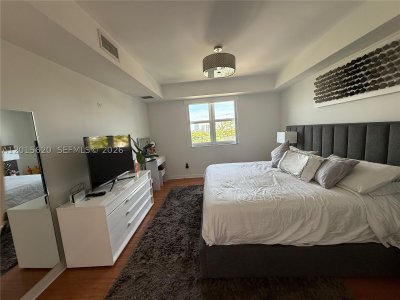 Comprar apartamento no Turnberry Village South 804