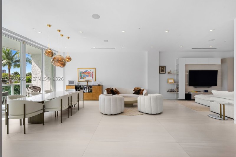 Condo for sale at Oceania 5 TH-8