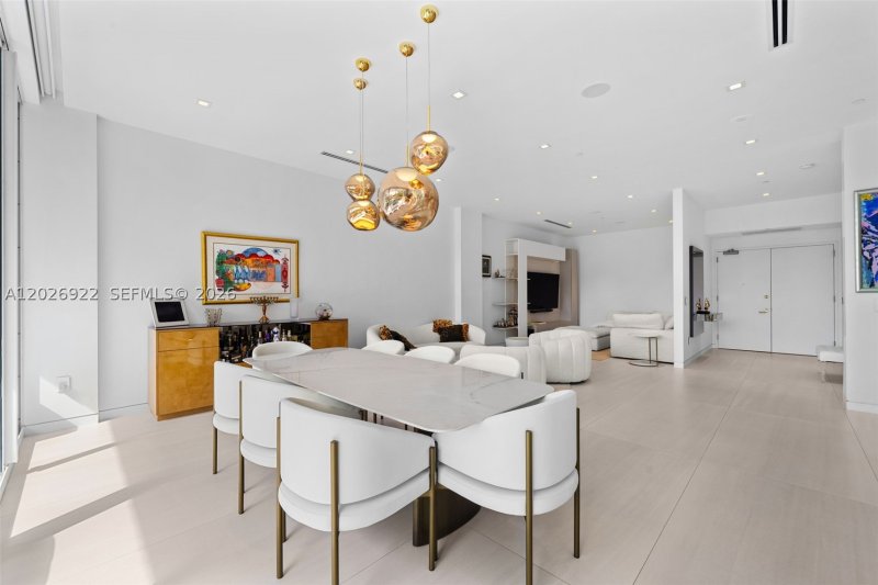 Condo for sale at Oceania 5 TH-8