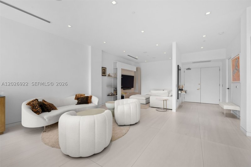 Condo for sale at Oceania 5 TH-8